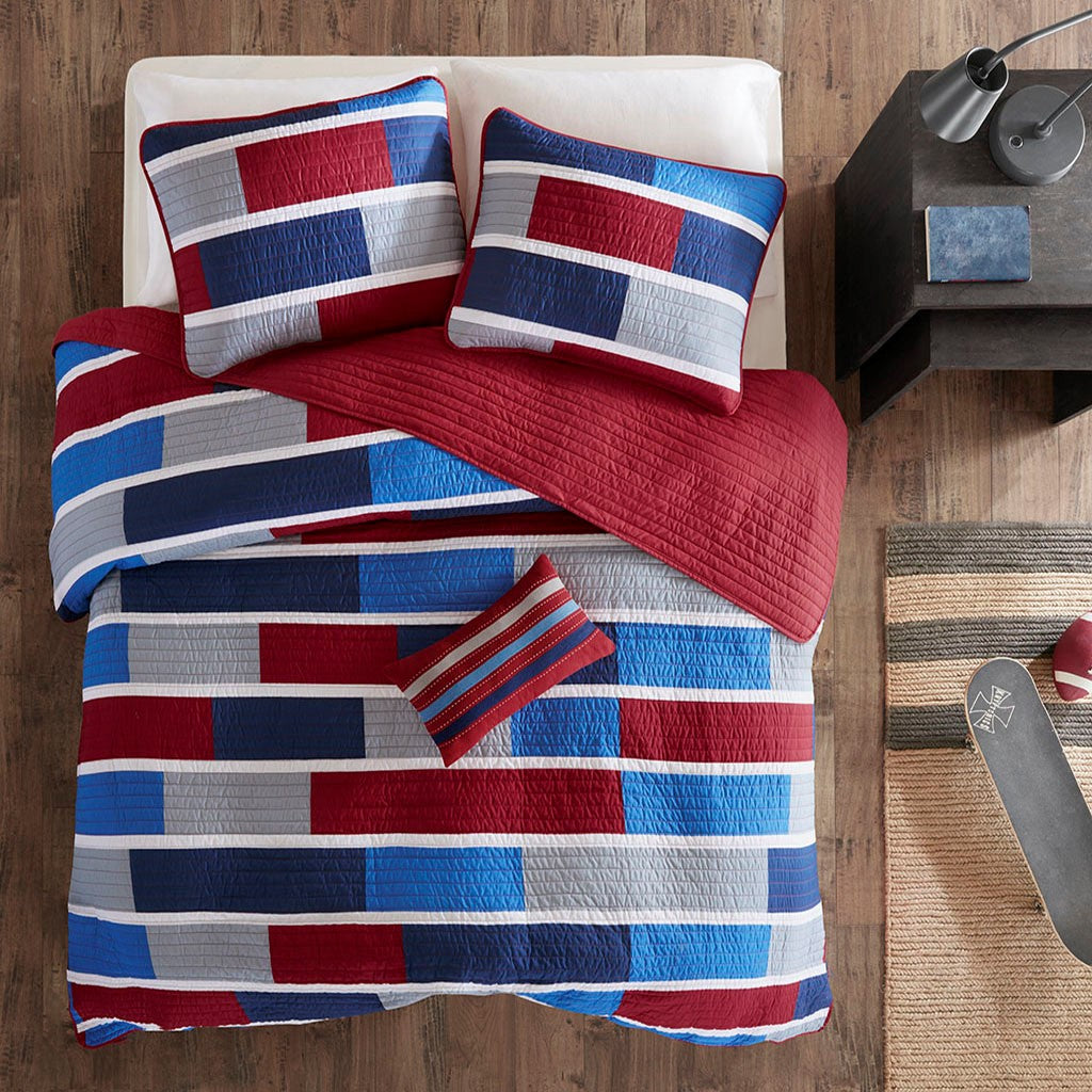 Bradley Reversible Quilt Set with Throw Pillow