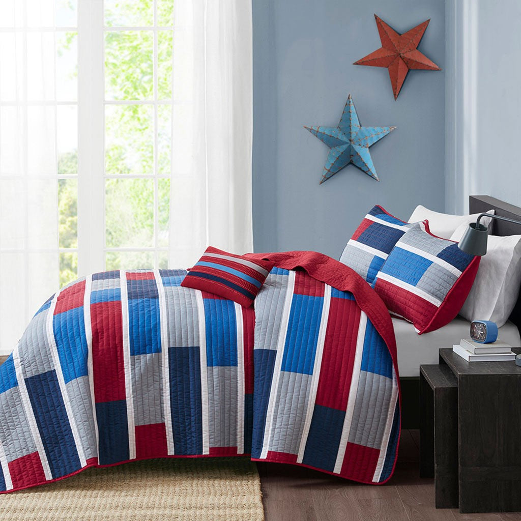 Bradley Reversible Quilt Set with Throw Pillow