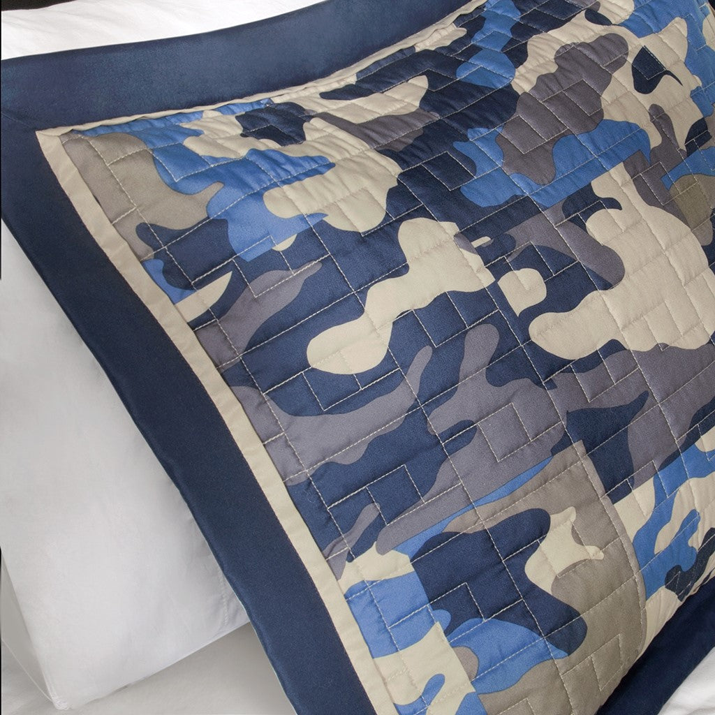 Josh Reversible Camouflage Quilt Set with Throw Pillow