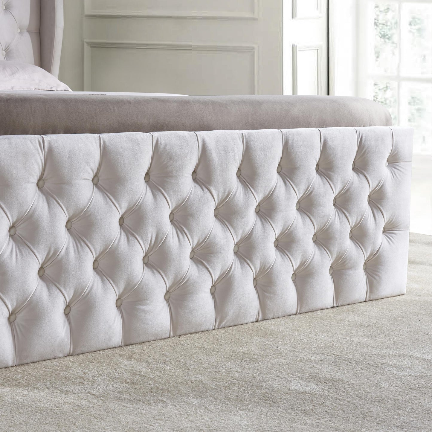 Queen Size Chesterfield Tufted Bed
